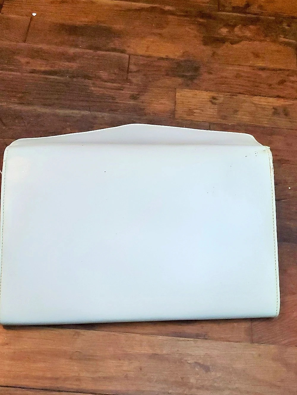 EXCEL White Clutch Bag - Picture 3 of 4